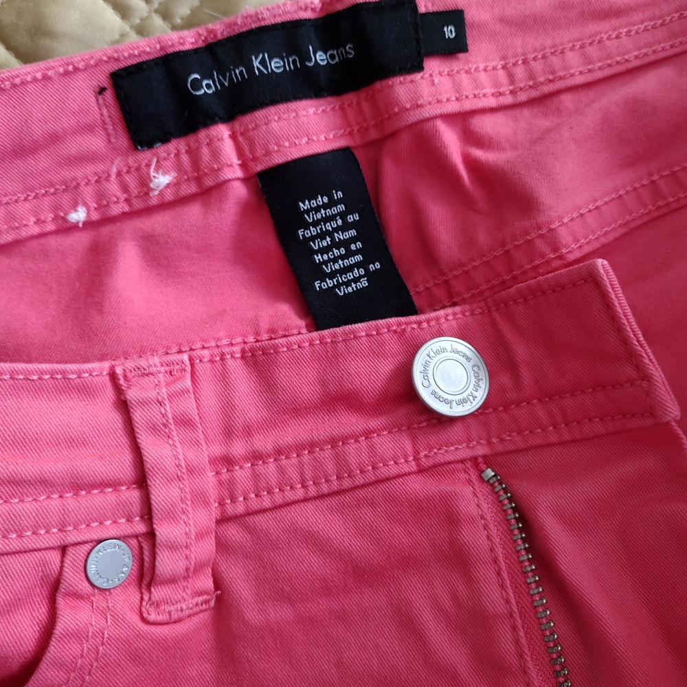 3/$30 Calvin Klein Women's Pink Jeans - Picture 2 of 7